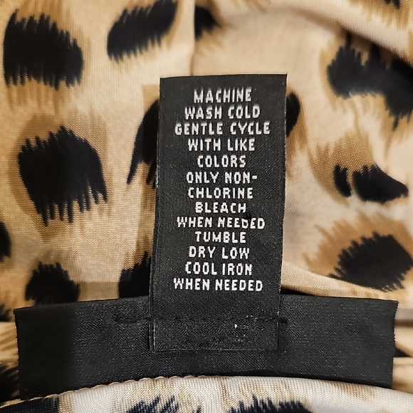 Animal Print Blouse Ruched Waist Rhinestone Buttons Sz M - Picture 7 of 8